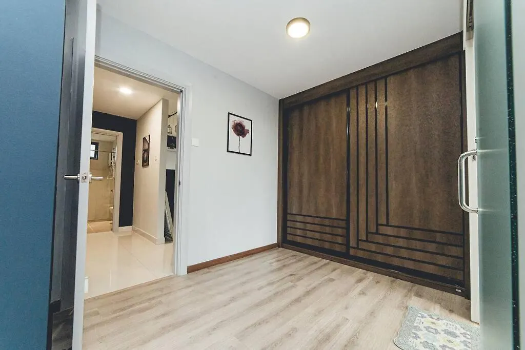 Wooden Sand Mosaicsouthkey 3Br W Bathtub Midvalley By Our Stay Johor Bahru Apartment