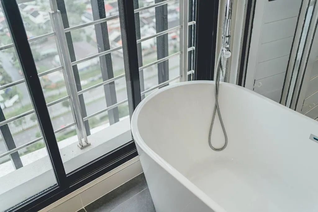 Wooden Sand Mosaicsouthkey 3Br W Bathtub Midvalley By Our Stay Johor Bahru 0*,  Malaysia
